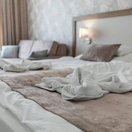 Aszuvilag Rezidencia With Sauna & Jacuzzi Вилла *