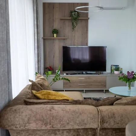 Вилла Aszuvilag Rezidencia With Sauna & Jacuzzi