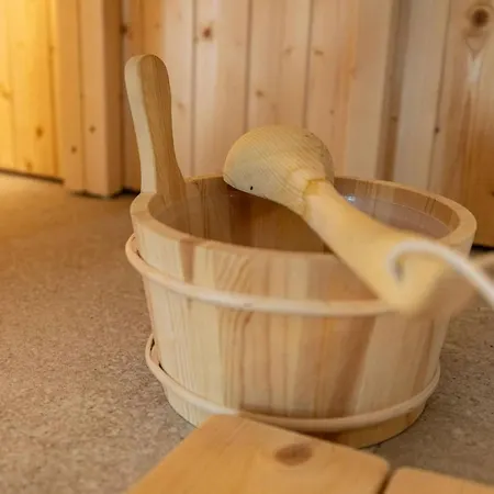 Aszuvilag Rezidencia With Sauna & Jacuzzi Вилла Legyesbenye