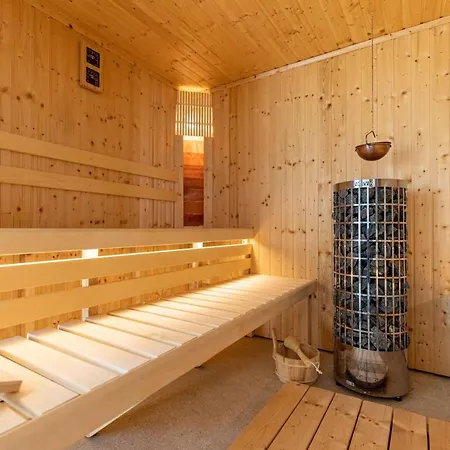 Aszuvilag Rezidencia With Sauna & Jacuzzi Вилла