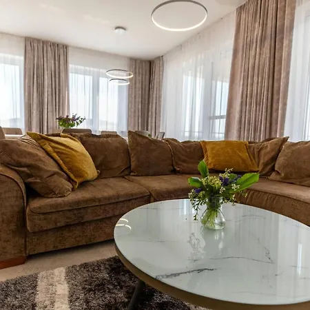 Вилла Aszuvilag Rezidencia With Sauna & Jacuzzi