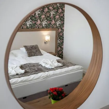 Aszuvilag Rezidencia With Sauna & Jacuzzi Вилла