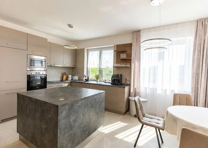 Aszuvilag Rezidencia With Sauna & Jacuzzi Legyesbenye