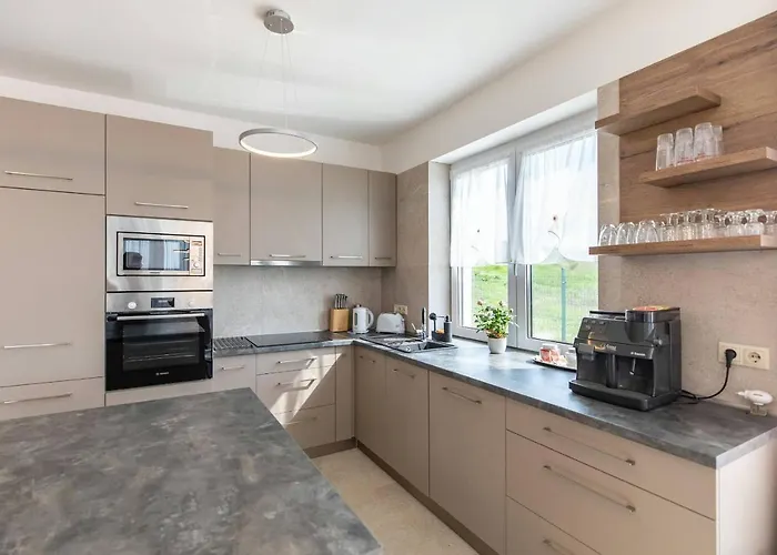 Aszuvilag Rezidencia With Sauna & Jacuzzi Vila Legyesbenye