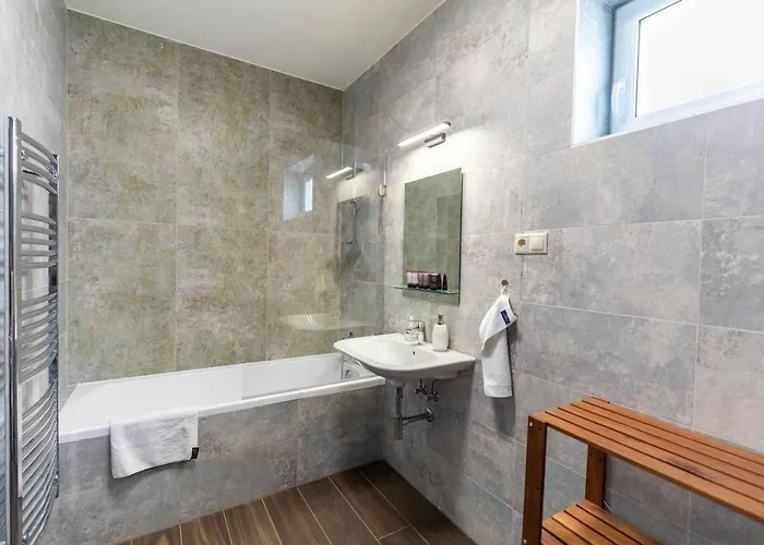 Aszuvilag Rezidencia With Sauna & Jacuzzi *