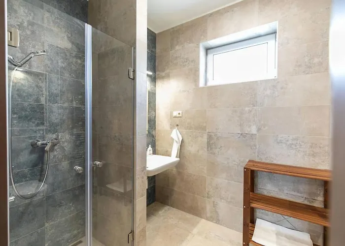 Vila Aszuvilag Rezidencia With Sauna & Jacuzzi Legyesbenye